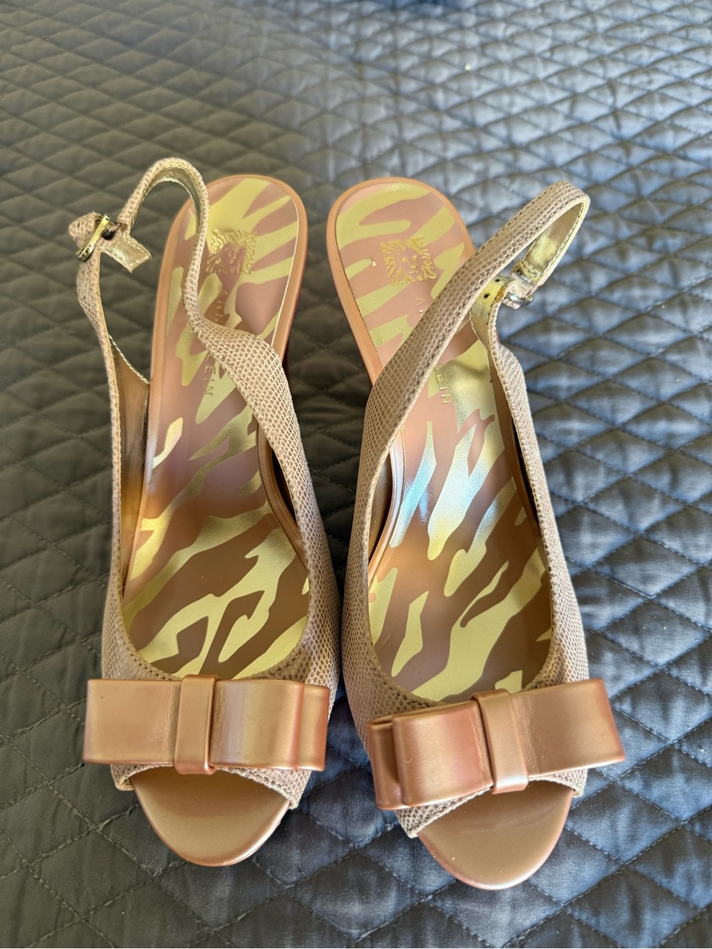 Women's Anne Klein Pink Bow Slingback Peep-Toe Heels. New- Never Worn